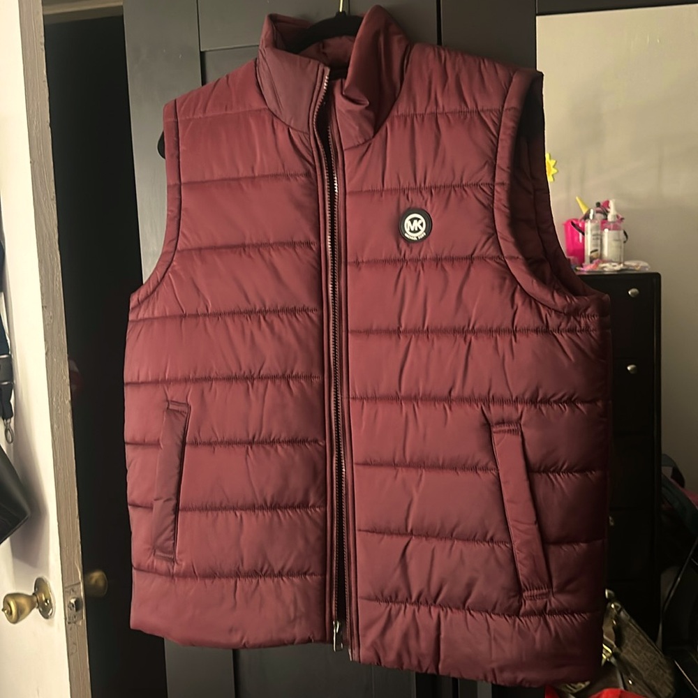 Red no sleeve jacket Michael Kors
